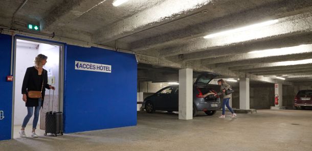 Parking sécurisé et fermé de l'hôtel Ibis Budget Cholet Centre