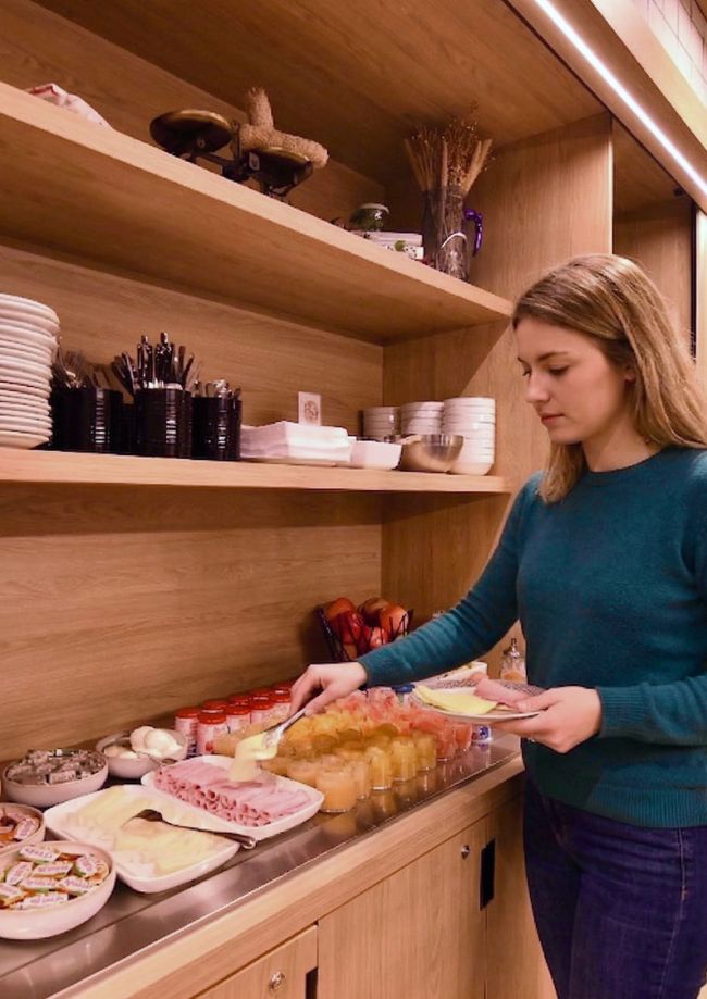 Service petit déjeuner de l'hôtel